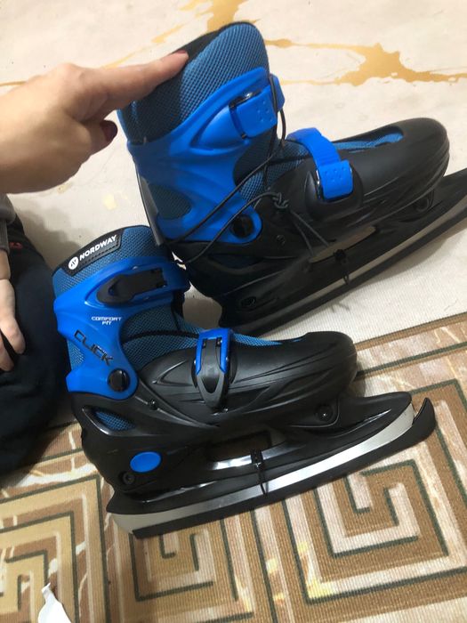 Продам новые Коньки