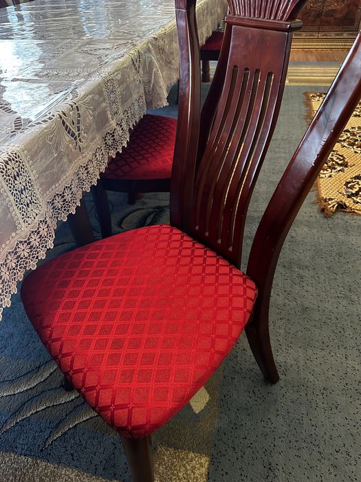 Стол со стульями