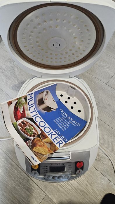 Multicooker Philips HD3037/70, 980 W, 5 l, Programe automate, Timer, Alb/Argintiu