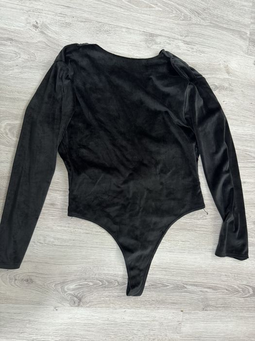 Боди с две лица.