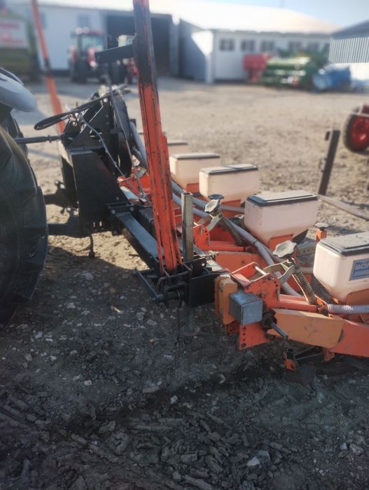 Продава се сеялка сомлезер