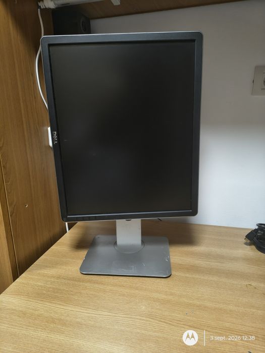Monitor Dell P1914Sf, serie profesionala ,19 inch LCD IPS LED  1280x1024 60 Hz, DP, DVI, VGA, USB