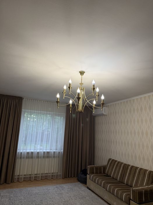 Продам люстру б/у