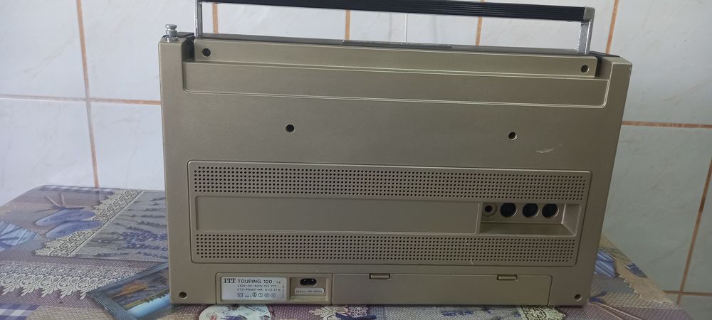 Radio casetofon ITT touring120