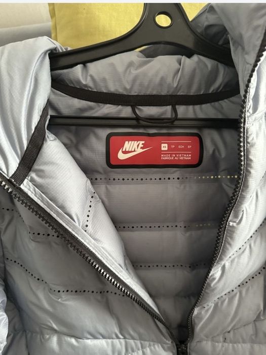 Женская куртка nike