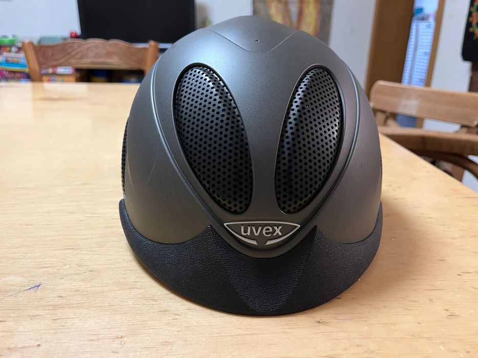 Каска за езда UVEX