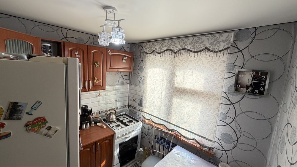 Продается 4-х комн.кв Магазин Урал