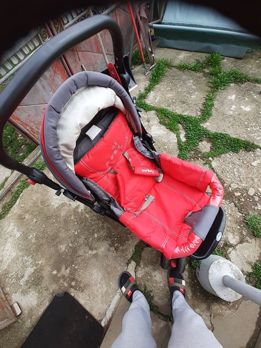Carucior copil foarte puțin utilizat