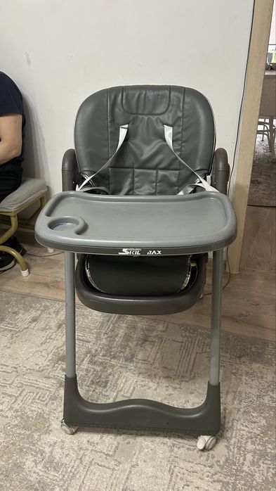 Продам детский почти новый стульчик