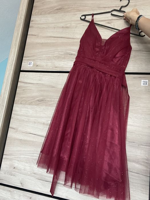 Vand rochita de ocazie