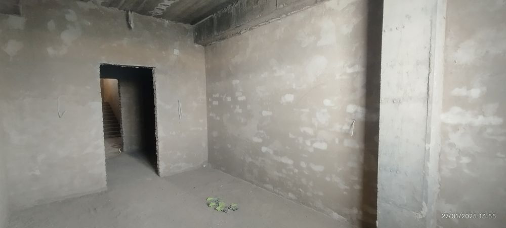 Buxoro shaharda 2 xonalik uy sotiladi