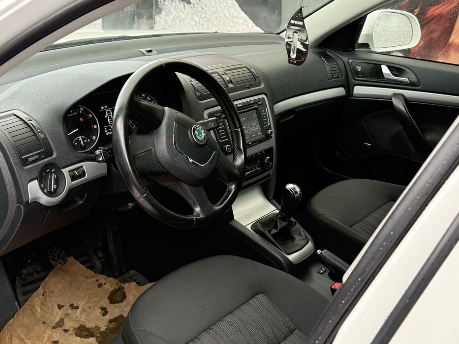 Skoda Octavia Ambient 1.8I 2010