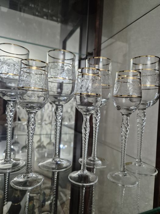 Бокалы на ножке продам