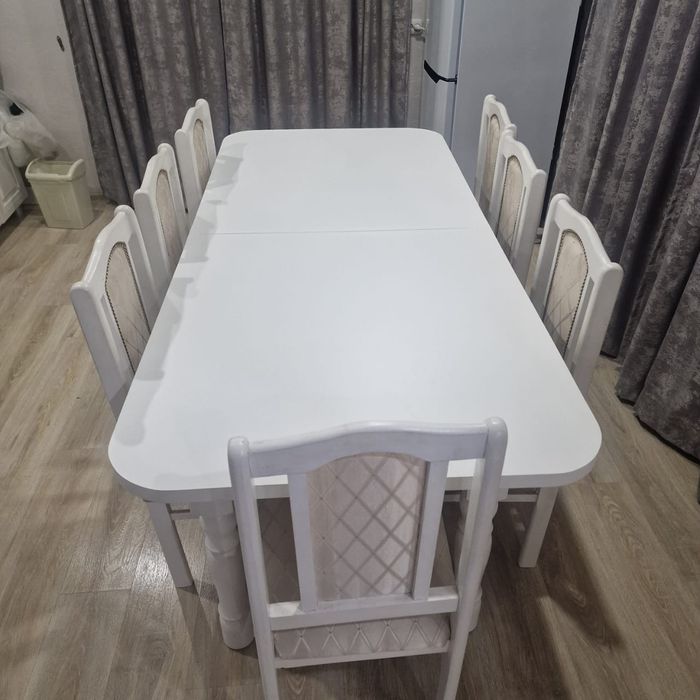 Кухонный стол  со стульями
