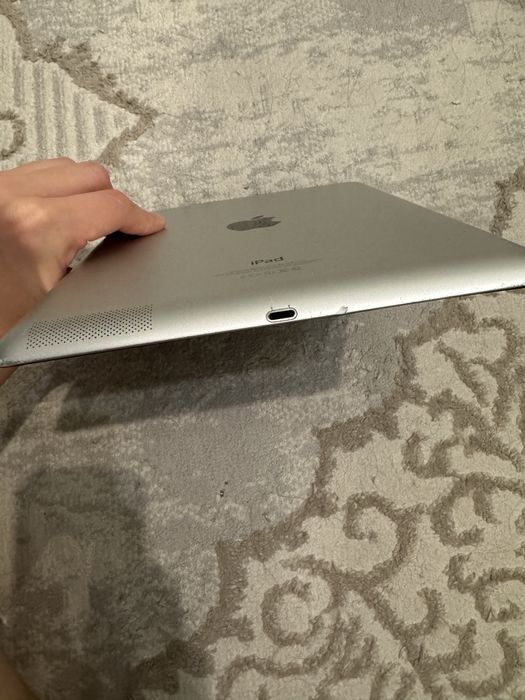 iPad 4-е поколение (Retina), 2012, 64 ГБ, Wi-Fi + Cellular