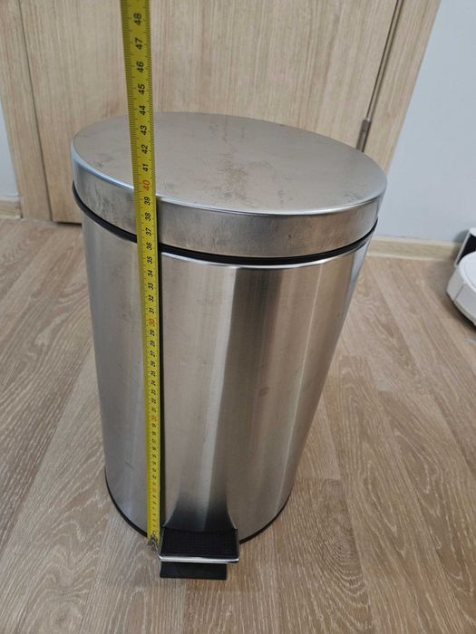 Мусорное ведро с педалью