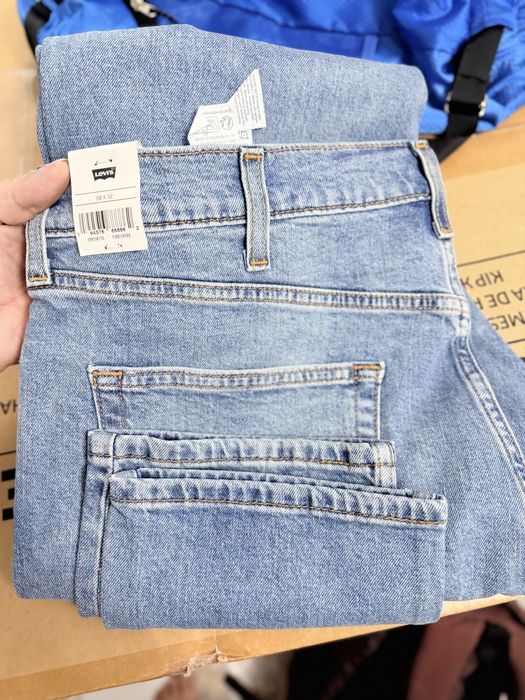 джинсы. levis. мужские джинсы. новые
