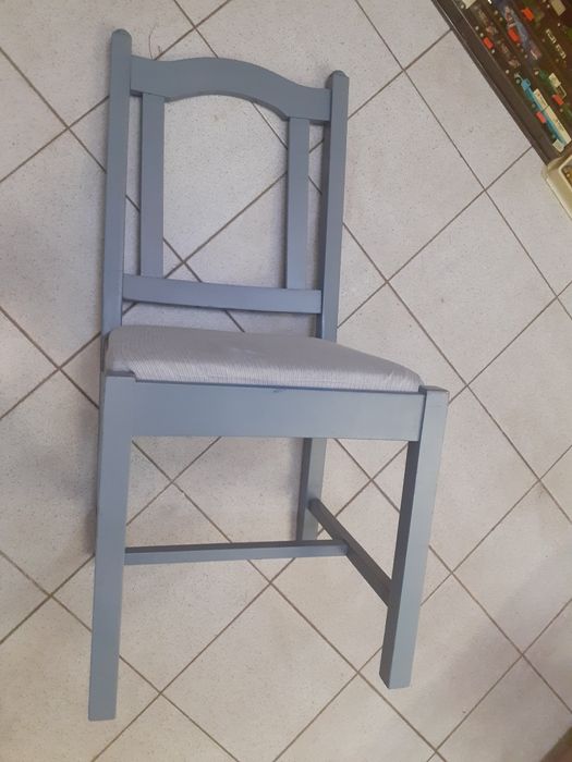 Стол от масивна дървесина и дамаска