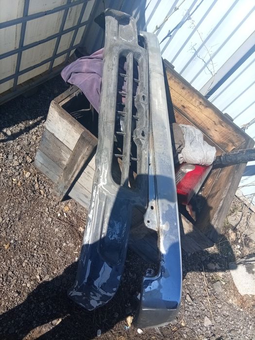 Продаю бампер Тойота surf