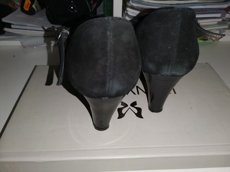 Pantofi din piele intoarsa mar. 36