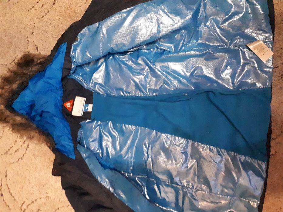 Продаю пуховик Columbia