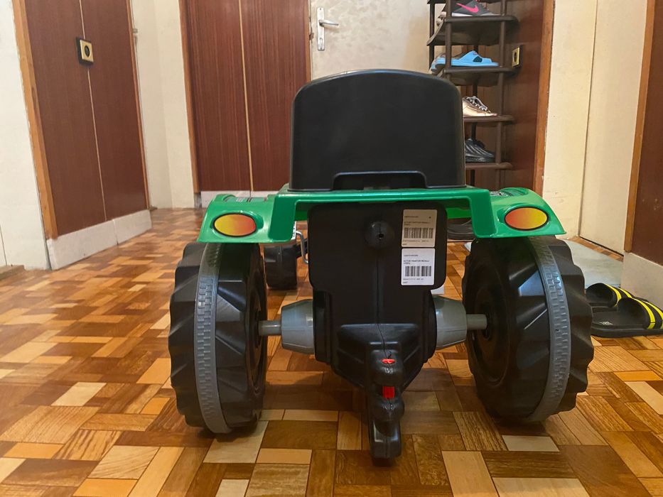 Детски трактор с педали