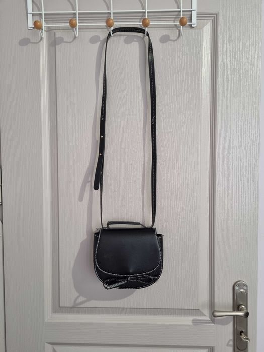 Дамска черна чанта Pull & Bear