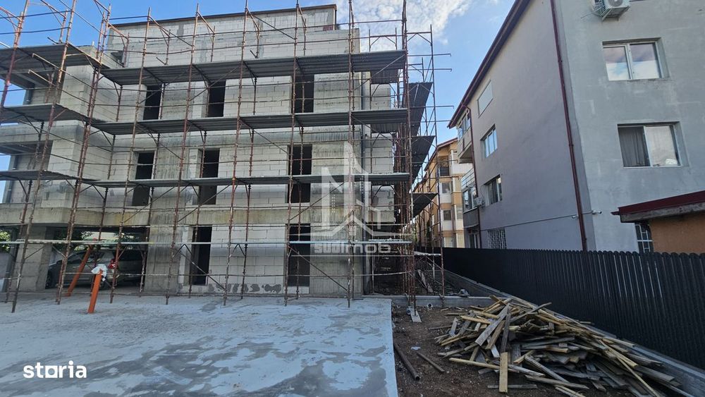 Parc Laurentiu Raiciu apartament 2 camere decomandat si curte 40 mp.