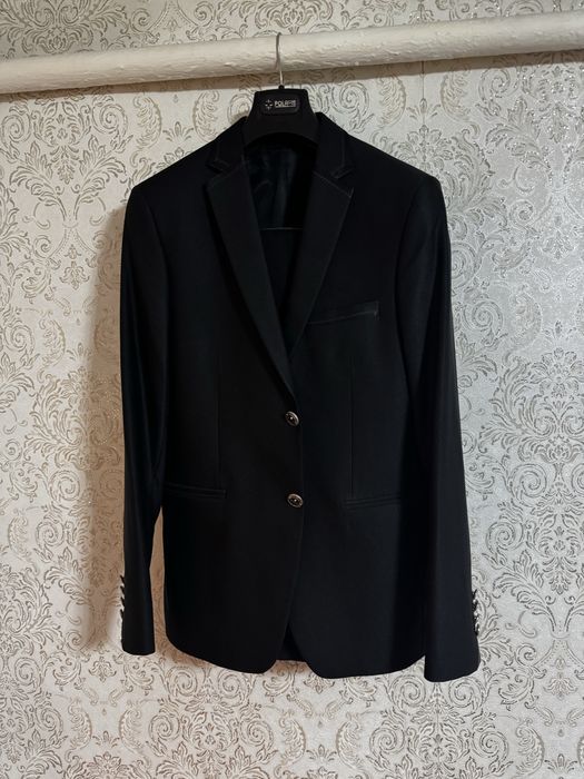 Костюм почти новый