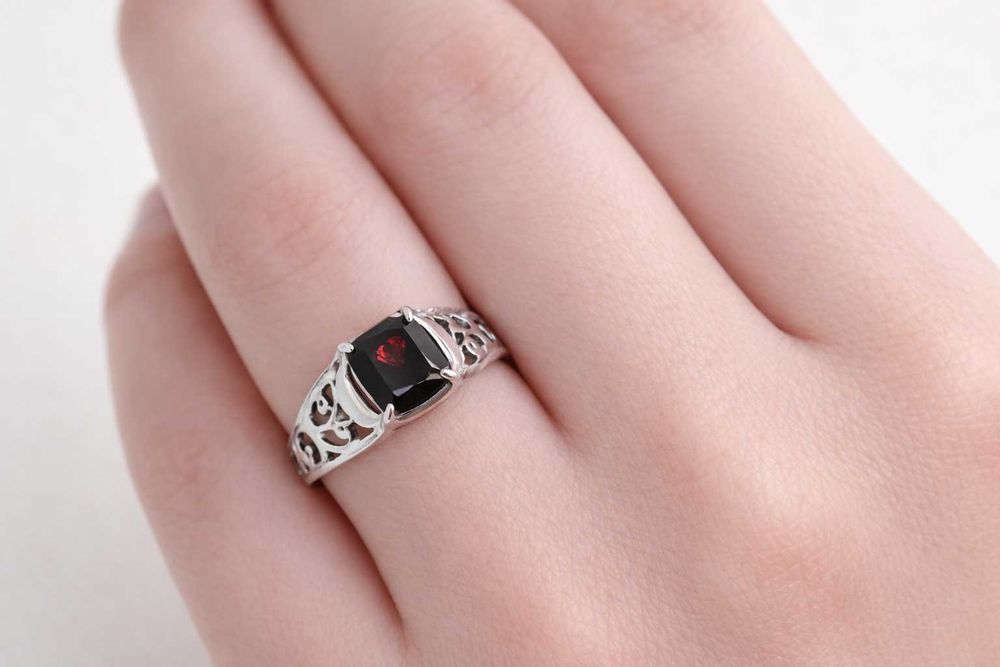 Inel  Argint 925 & Granat Almandin Natural