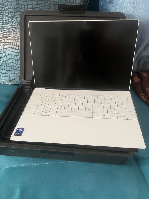 Vand laptop     Dell XPS 13 9350