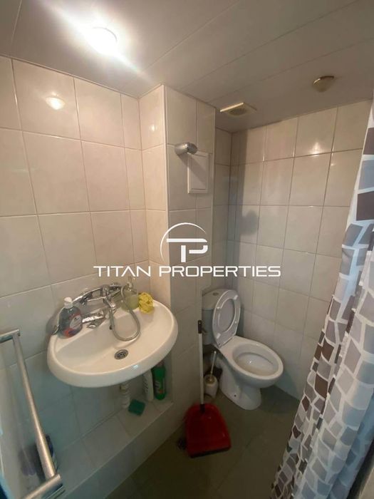 Дава се под наем Едностаен апартамент в Варна, ЖП Гара - 40 кв.м за 375 € - Снимка #8