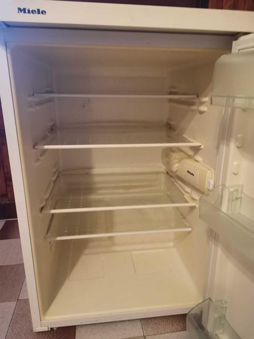 Хладилник Miele 85см/55см/60см