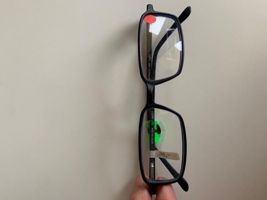 Vand rame ochelari modele frumoase.