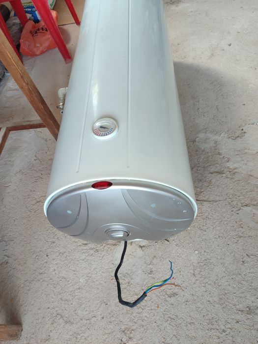 Бойлер 150 литра на 4 години -хоризонтален.,без забележки.