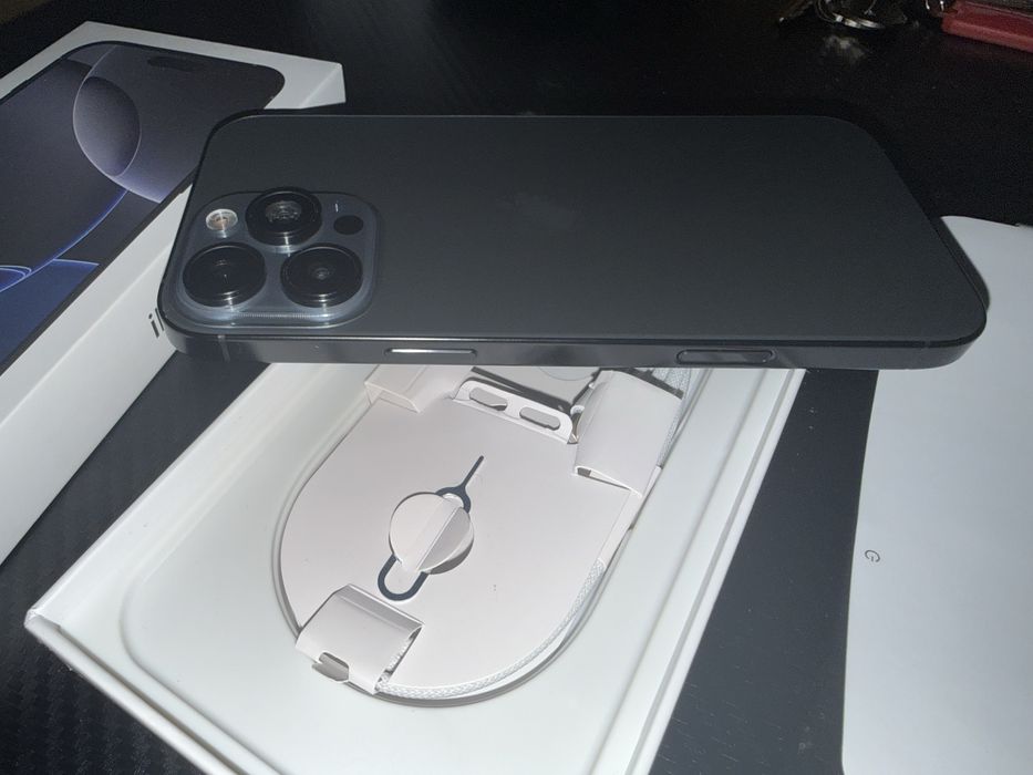 Нов! Iphone 16 pro max 512gb 100% батерия