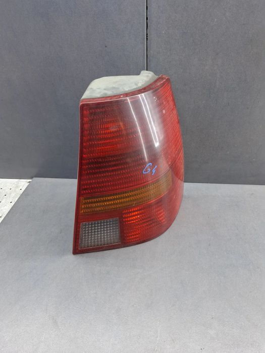 Lampa / Tripla stop dreapta pe aripa - Volkswagen VW Golf 2002