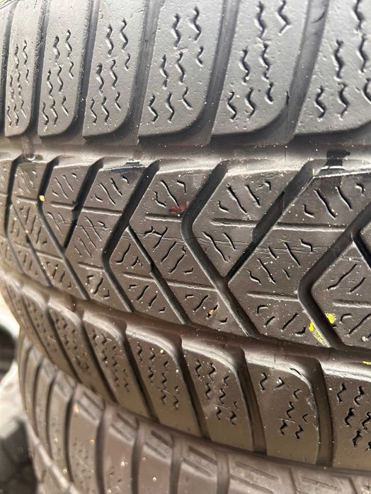 Vand 4 anvelope iarna Pirelli Sottozero 225/50 R17 98V