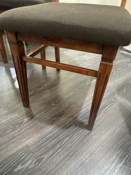 Vand scaune de bucatarie / sufragerie