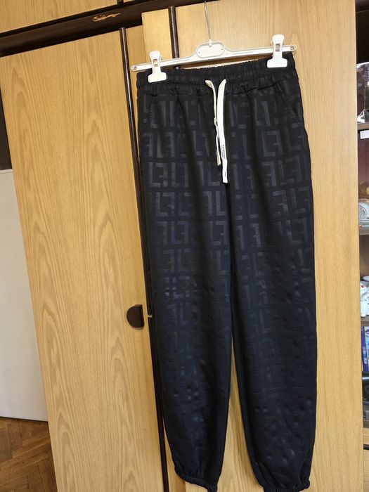 Нов екип ,универсален размер