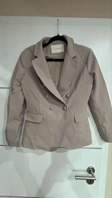 Дамски сака, черно и бежово