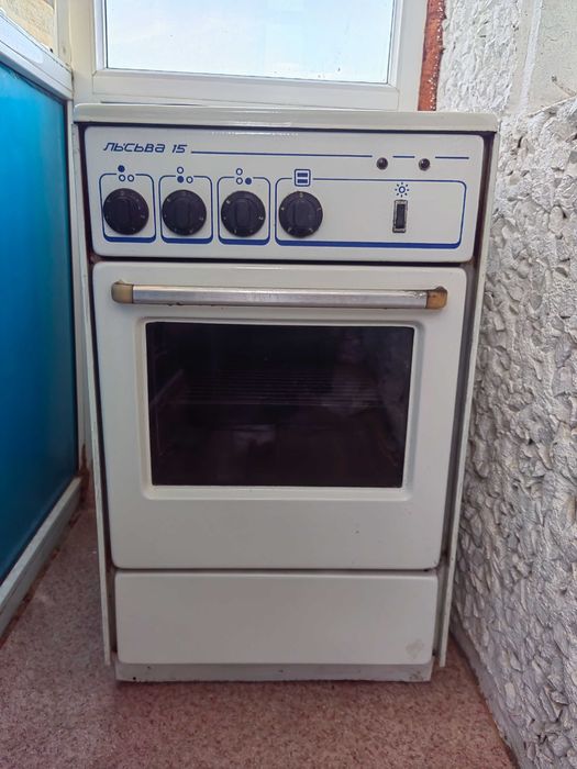 Продам Электрическую печь б/у