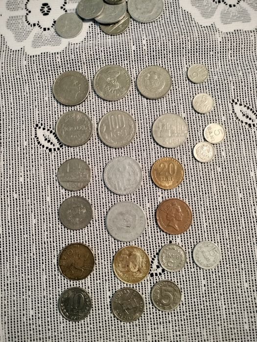 Bancnote vechi și monezi
