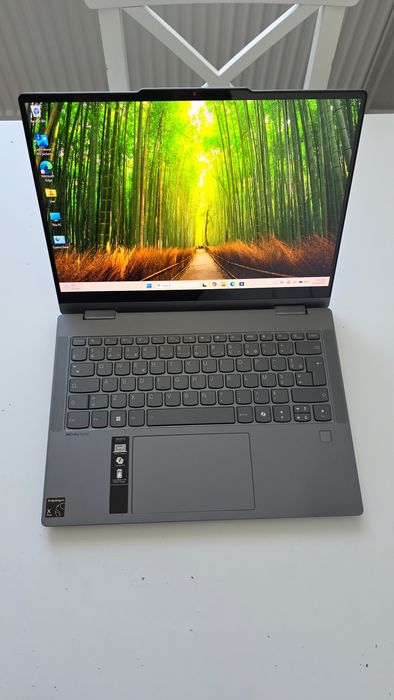Lenovo IdeaPad  5 2-in-1 Snapdragon (R) X Plus 16 GB ddr5!!