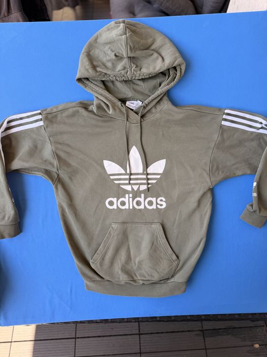 VAND Lot 30 Hanorace ADIDAS Originale - Pentru Reselling (Mărimi Mixte, Stare Bună)