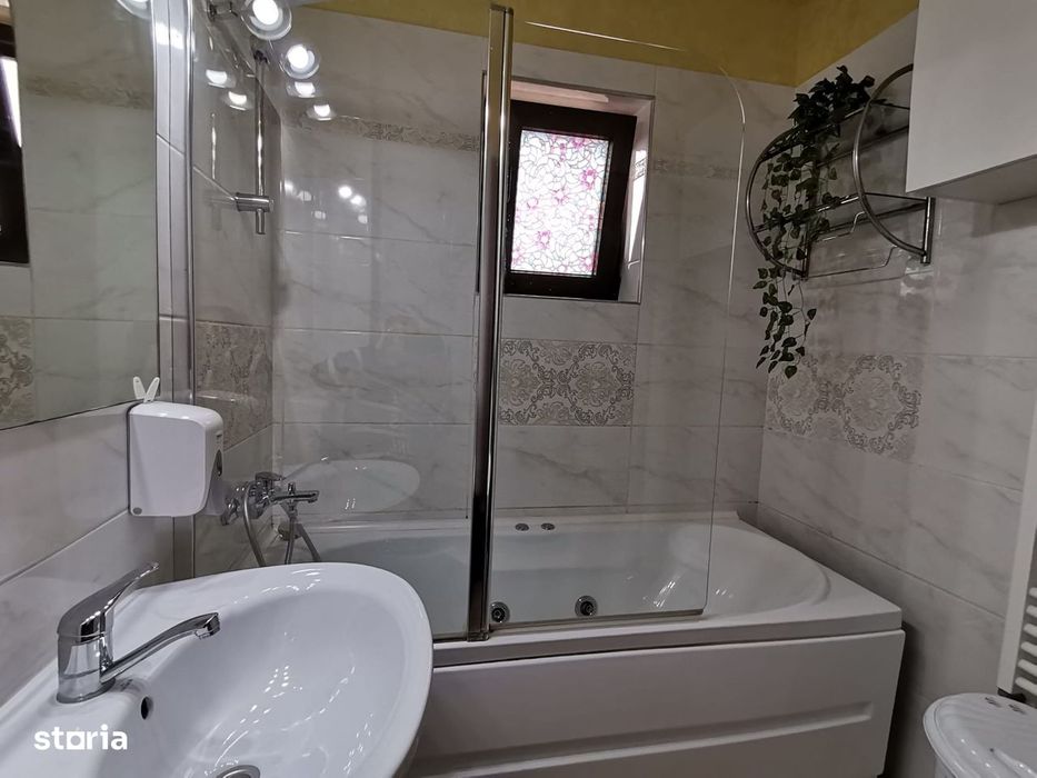 Apartament 2 CD Poitiers Frumoasa Bloc nou Parcare Curte privata