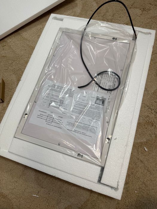 Oglinda LED baie cu iluminare si touch noua si sigiliata