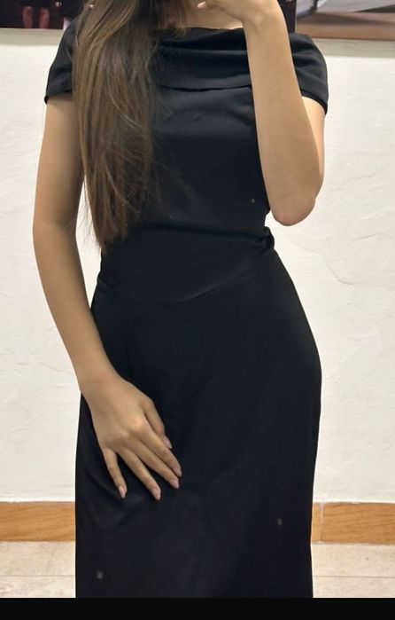 Черный платье длинный  9000тг пишите на ватсап