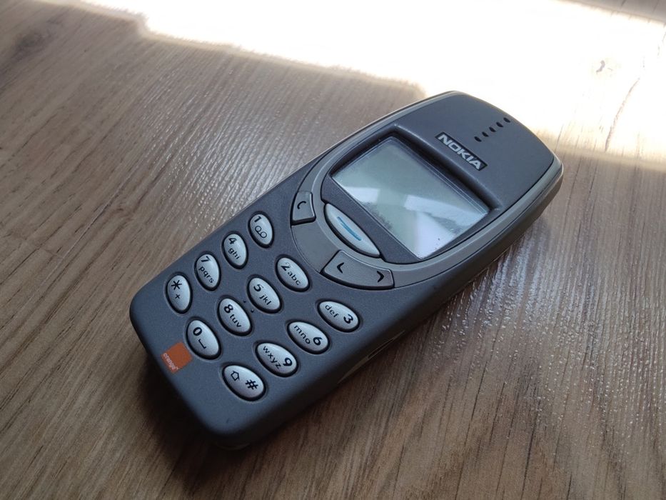 Nokia 3310 gri + husa originala