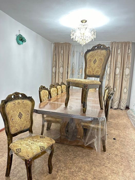 Стол и стулья 12 штук